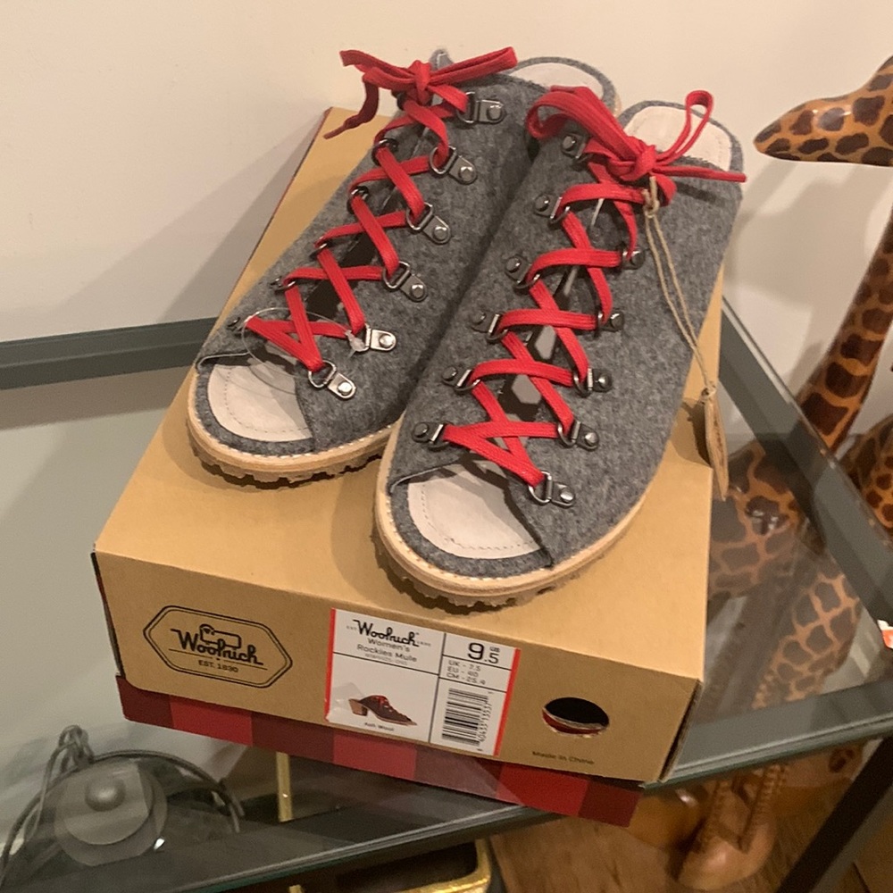 Woolrich Rockies mules - size 9.5